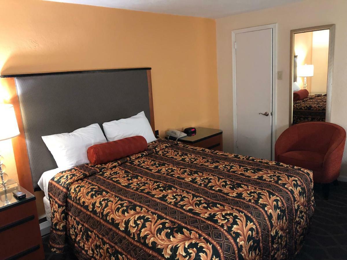 Sentinel Motel West Chester